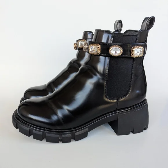 Steve Madden Hamlet Black and Gold Ankle Boots with Glossy Finish and Block Heel - Picture 2 of 11